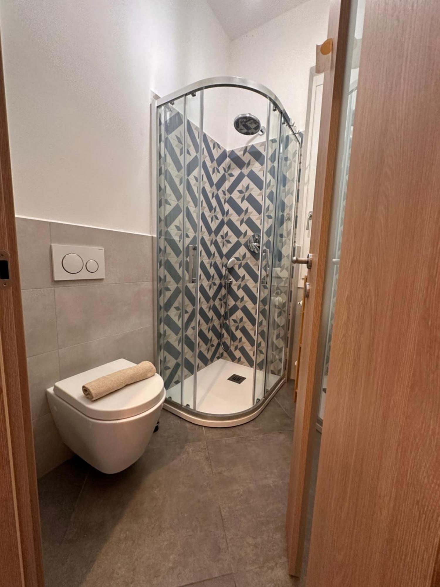 Casa Ling -Ac - Parking-2Bathrooms Como Exterior foto