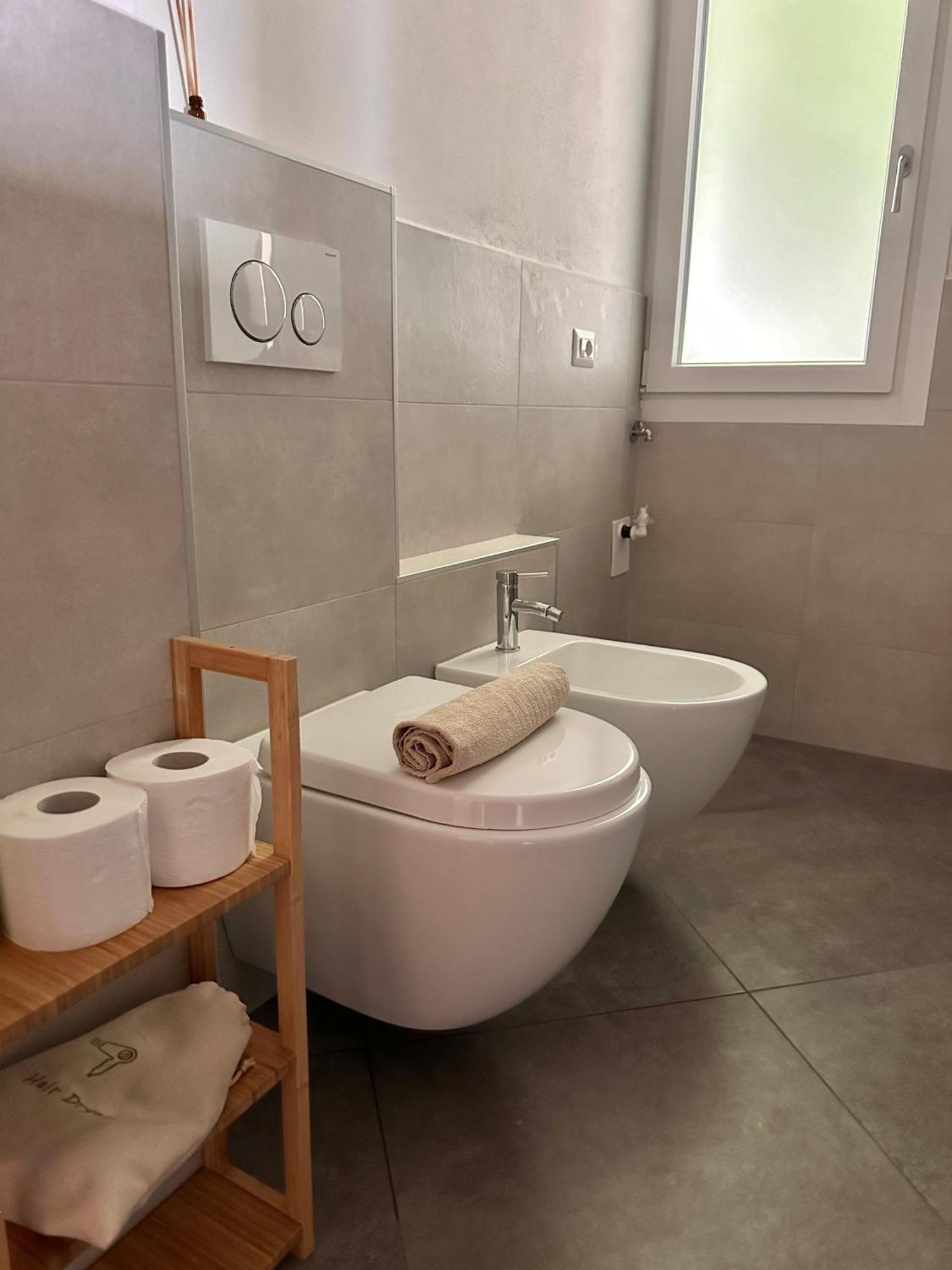 Casa Ling -Ac - Parking-2Bathrooms Como Exterior foto