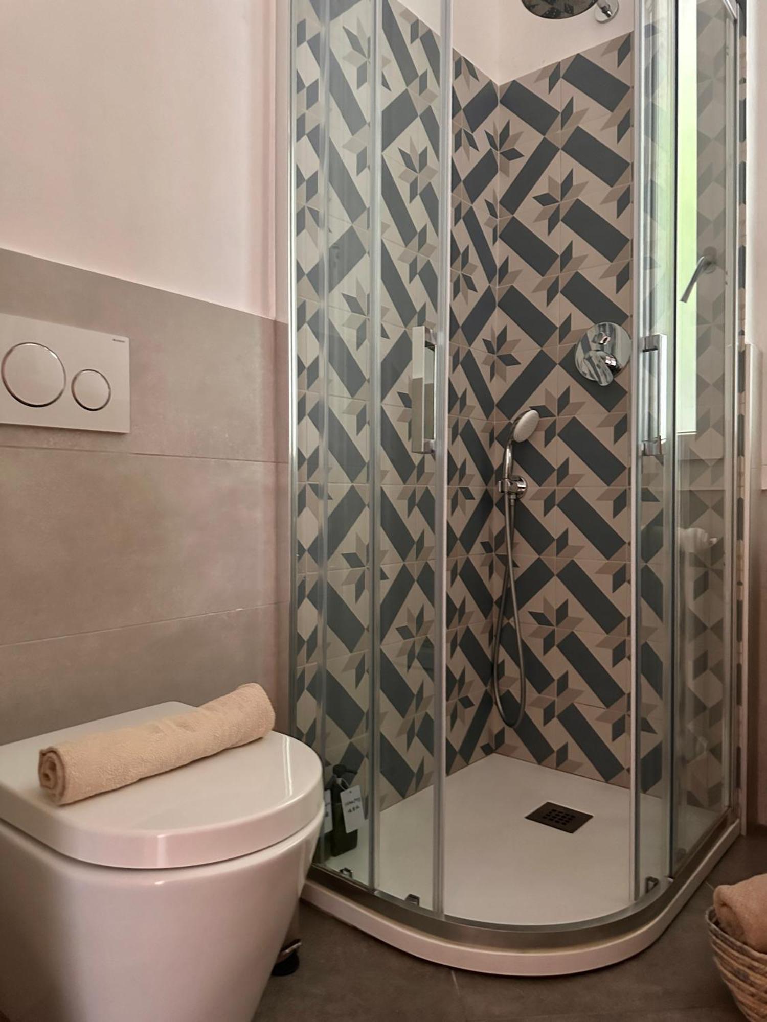 Casa Ling -Ac - Parking-2Bathrooms Como Exterior foto