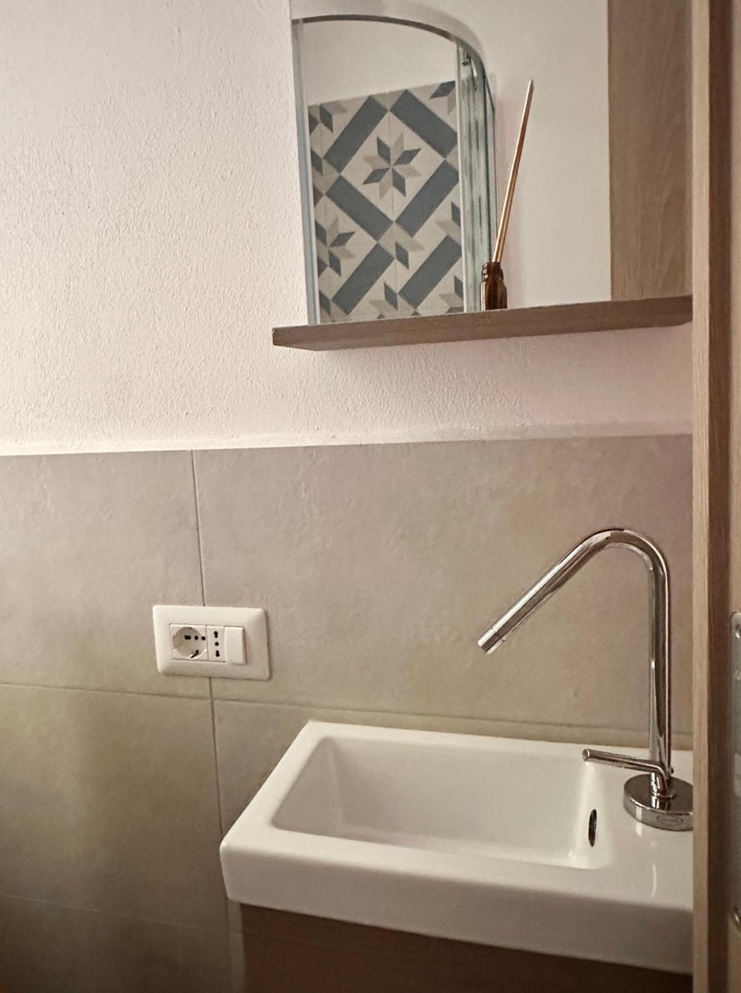 Casa Ling -Ac - Parking-2Bathrooms Como Exterior foto